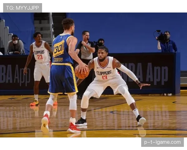 凯泽边路火力全开，状态回升斩获三分