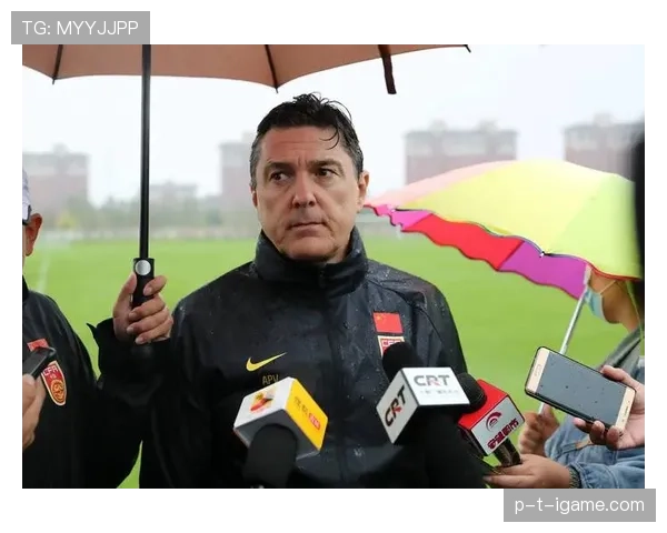 中国足球迎战越南，年轻阵容状态回暖成焦点