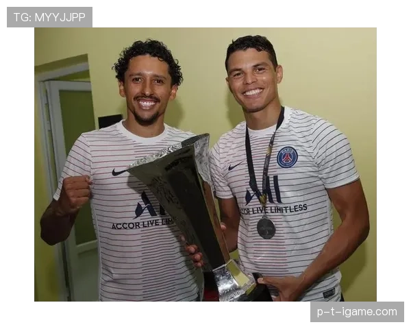 马尔基尼奥斯家庭生活温馨稳健，尽显足球明星温情一面